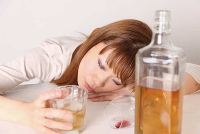 寝酒をしての睡眠はNG